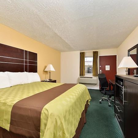 Americas Best Value Inn - Port Jefferson Station - Long Island Chambre photo