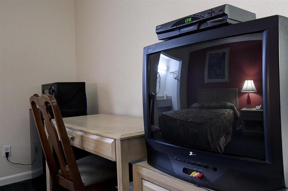 Americas Best Value Inn - Port Jefferson Station - Long Island Chambre photo