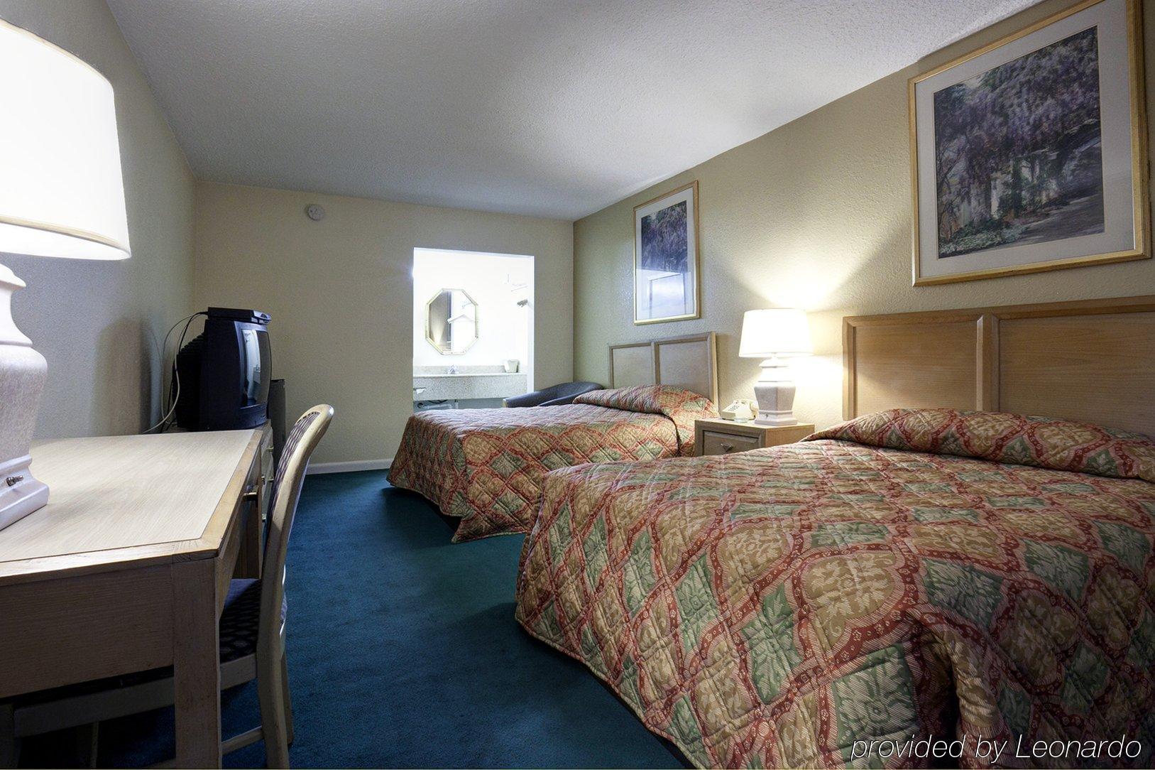 Americas Best Value Inn - Port Jefferson Station - Long Island Chambre photo