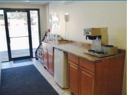 Americas Best Value Inn - Port Jefferson Station - Long Island Extérieur photo