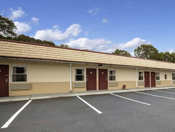 Americas Best Value Inn - Port Jefferson Station - Long Island Extérieur photo